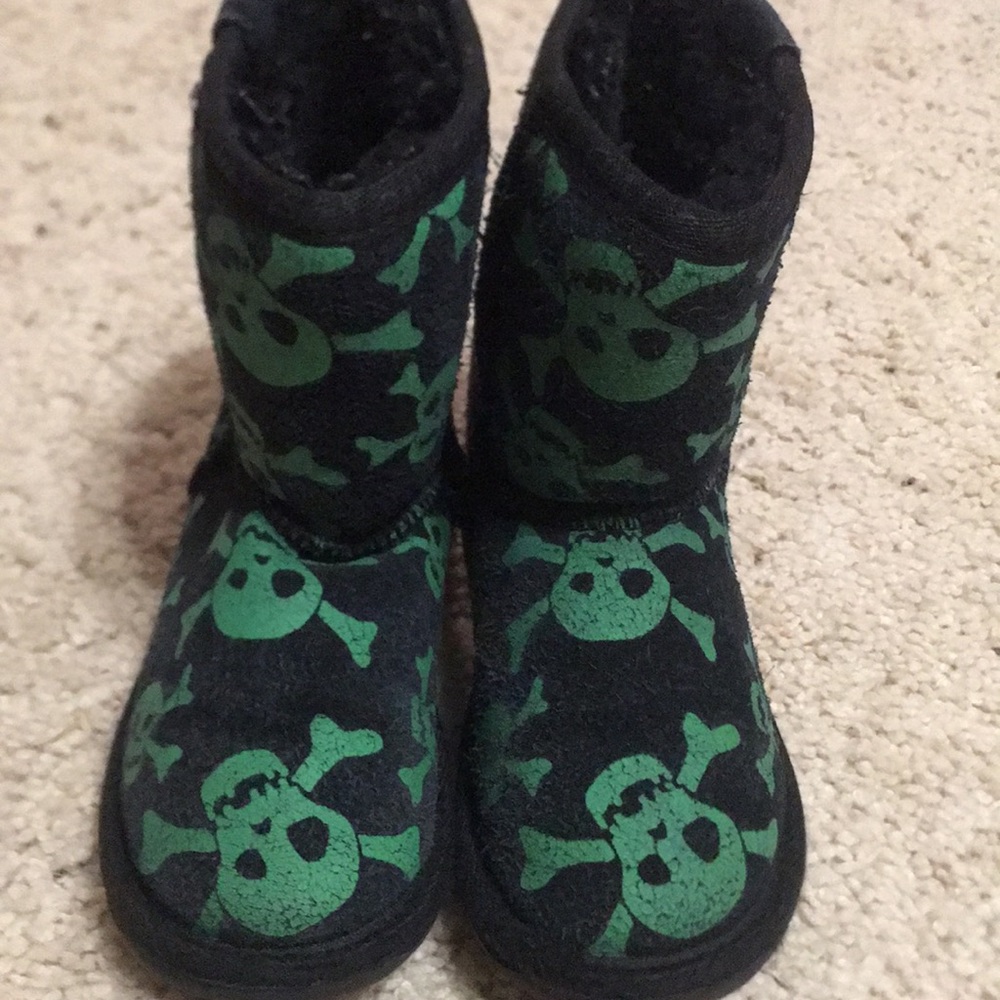 Emu skull toddler size 10 boots